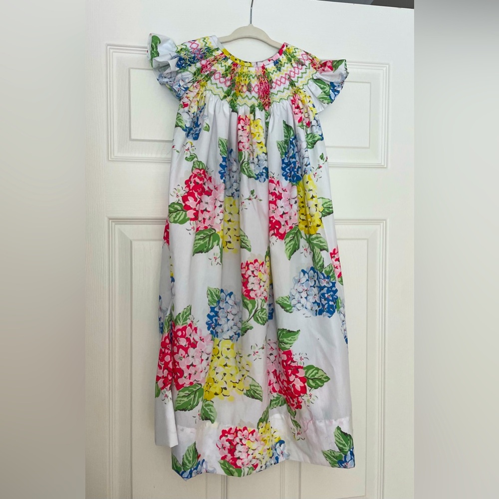 NWOT Hydrangea Smocked Girls Dress